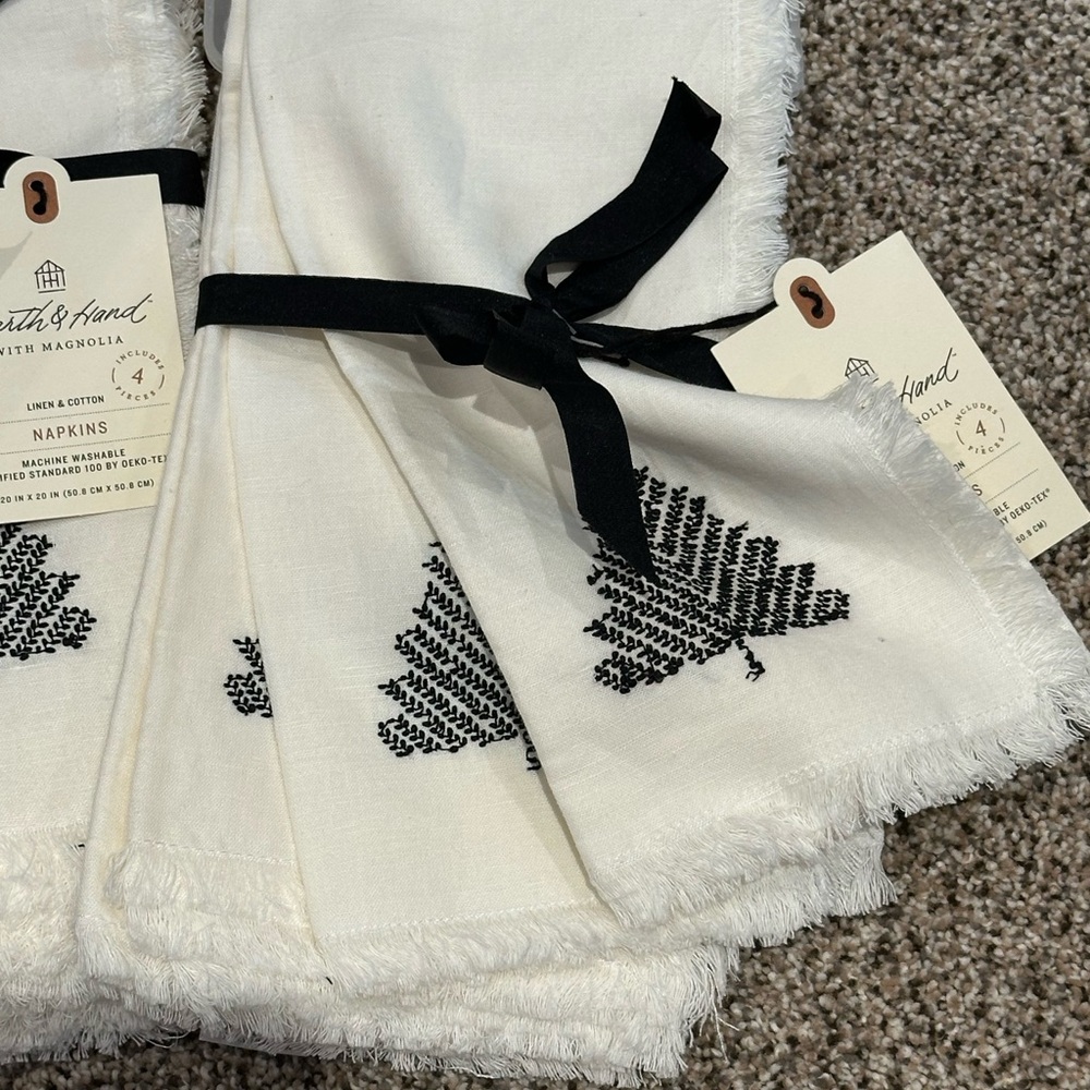 HEARTH & HAND with MAGNOLIA 2 Sets Linen/Cotton Black Stitched Napkins NEW! rare - Picture 4 of 10